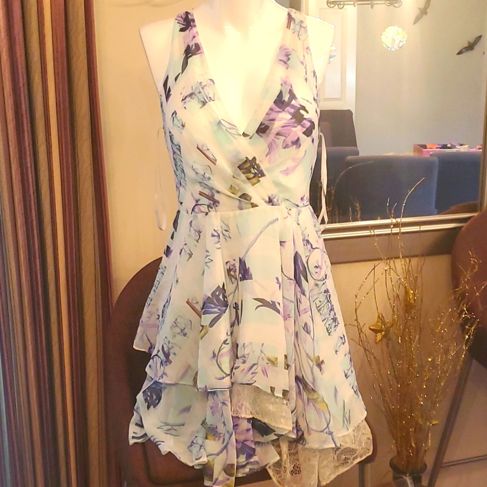 Nwt bcbg mini dress size 4 - Picture 1 of 10